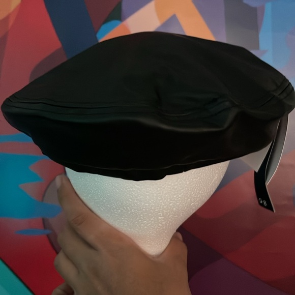 Blackpink x H&M Beret - Picture 3 of 4